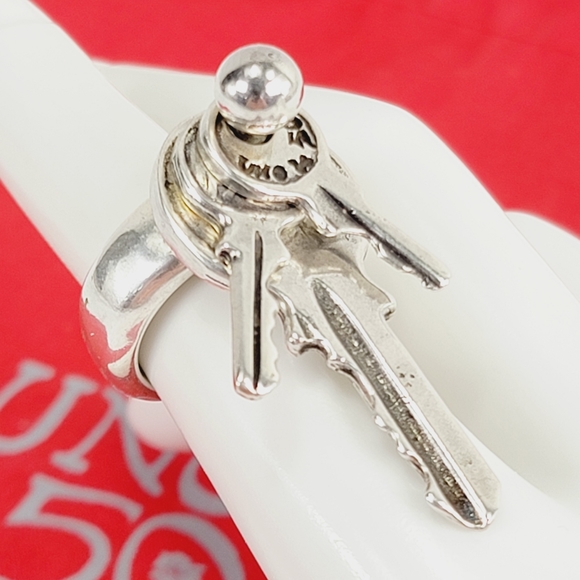 Retired/Rare Authentic Uno de 50 3 Tier Key Spinner Ring Size:6.5 - Picture 2 of 16